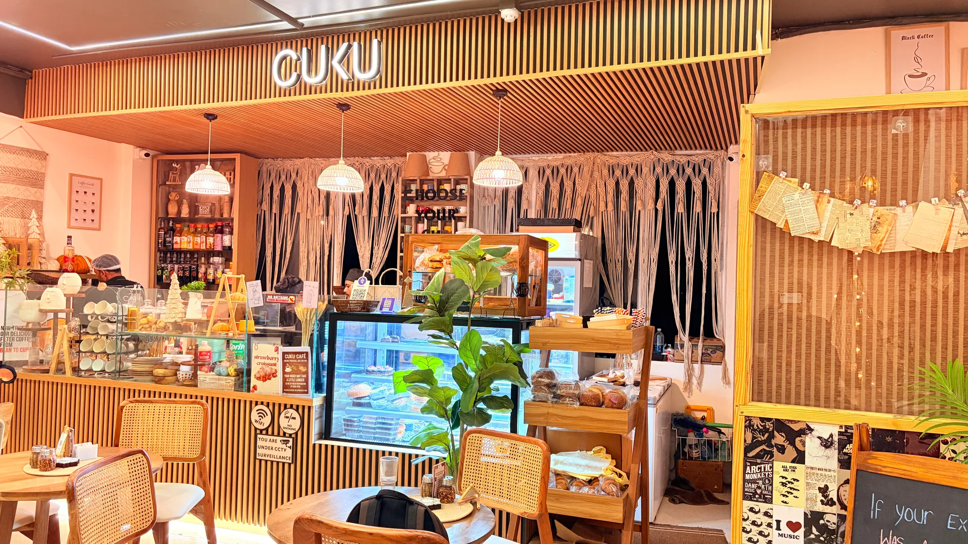 CUKU Cafe - Aesthetic Coffee Space